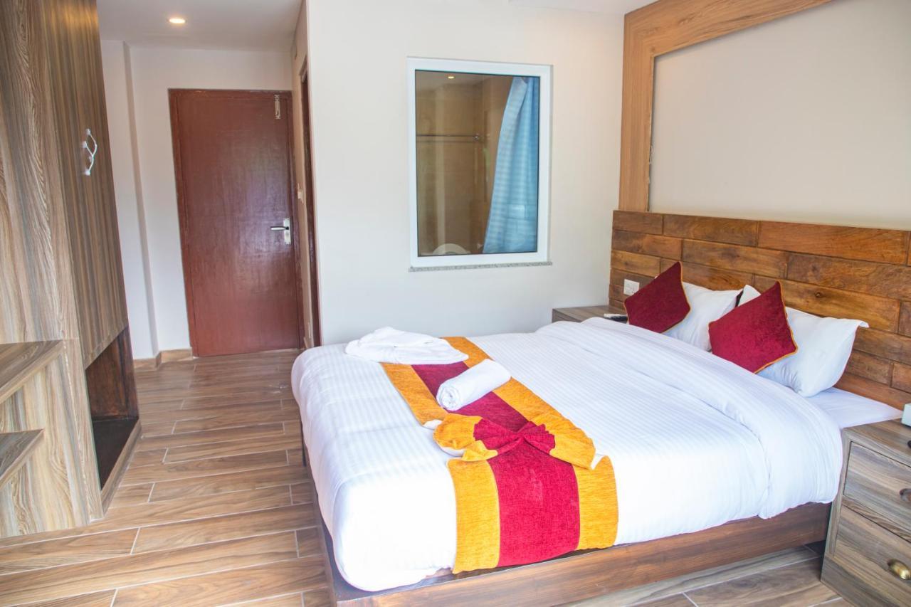 Hotel Pushkar Pokhara Exterior photo
