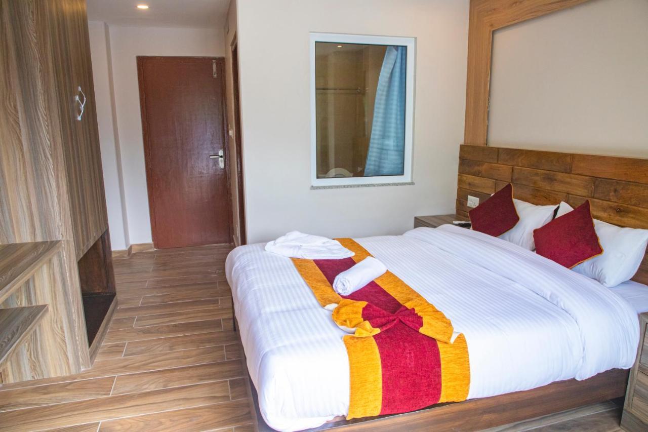 Hotel Pushkar Pokhara Exterior photo